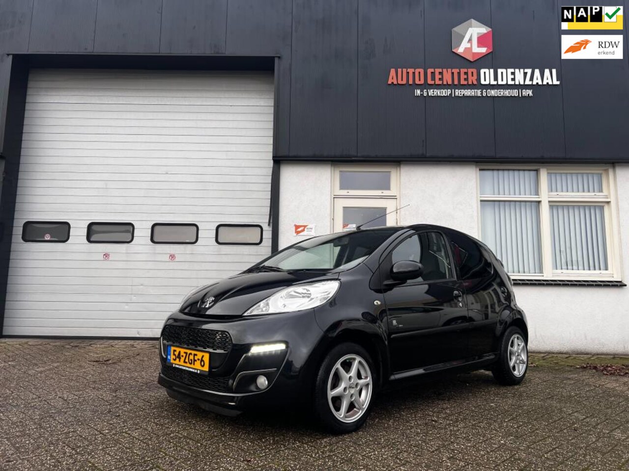 Peugeot 107 - 1.0 Black & Silver|Airco|Bluetooth - AutoWereld.nl