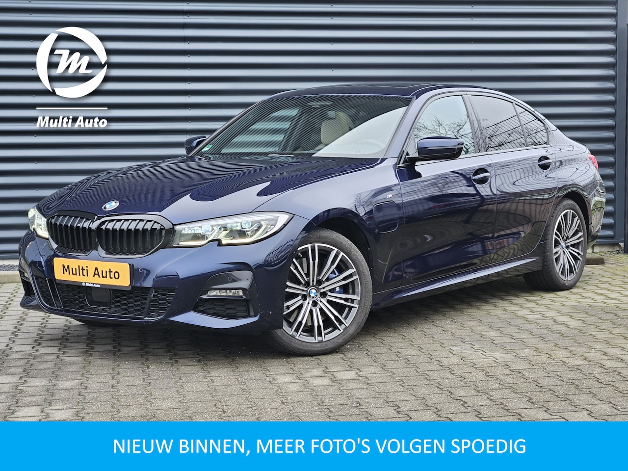 BMW 3-serie - 330e M Sport Shadow Line Plug In Hybrid Dealer O.H PHEV | Schuifdak | Laser LED | Adaptive - AutoWereld.nl