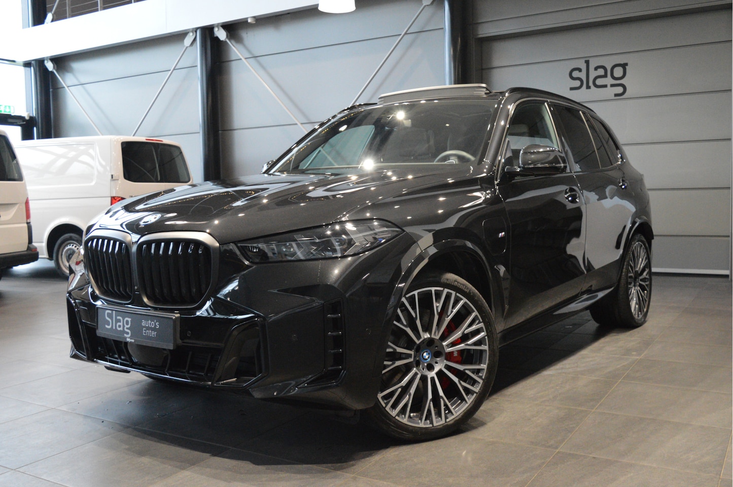 BMW X5 - xDrive50e M-Pakket pano head up trekhaak 22 inch !! - AutoWereld.nl