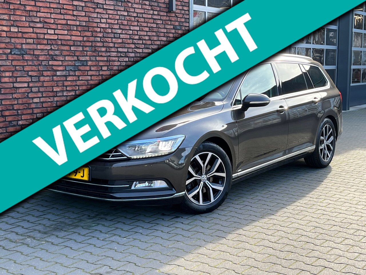 Volkswagen Passat Variant - 1.4 TSI ACT Highline Adapt.Cruise/AchteruitrijCam./PDC/LED/Clima/Airco/Trekhaak/PanoramaDa - AutoWereld.nl