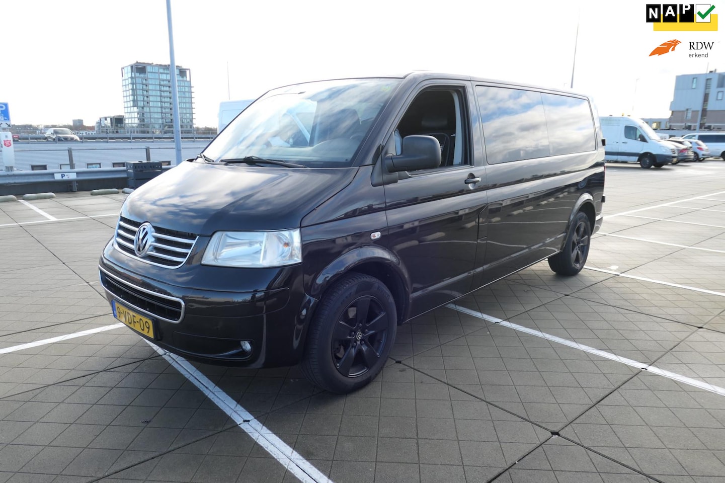 Volkswagen Transporter - 2.5 TDI 340 Trendline DC Automaat/Apk/Airco/Cruise/6 Zitplaatsen/Leer - AutoWereld.nl