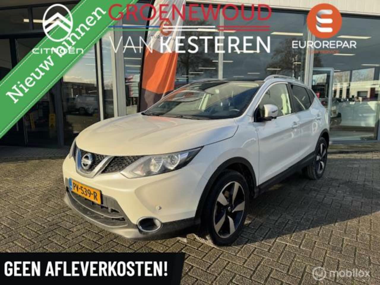 Nissan Qashqai - 1.2 N-Connecta I Panodak I Trekhaak I I Airco - AutoWereld.nl