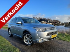 Mitsubishi Outlander - 2.0 PHEV Instyle Leer / Schuifdak / Trekhaak / Camera