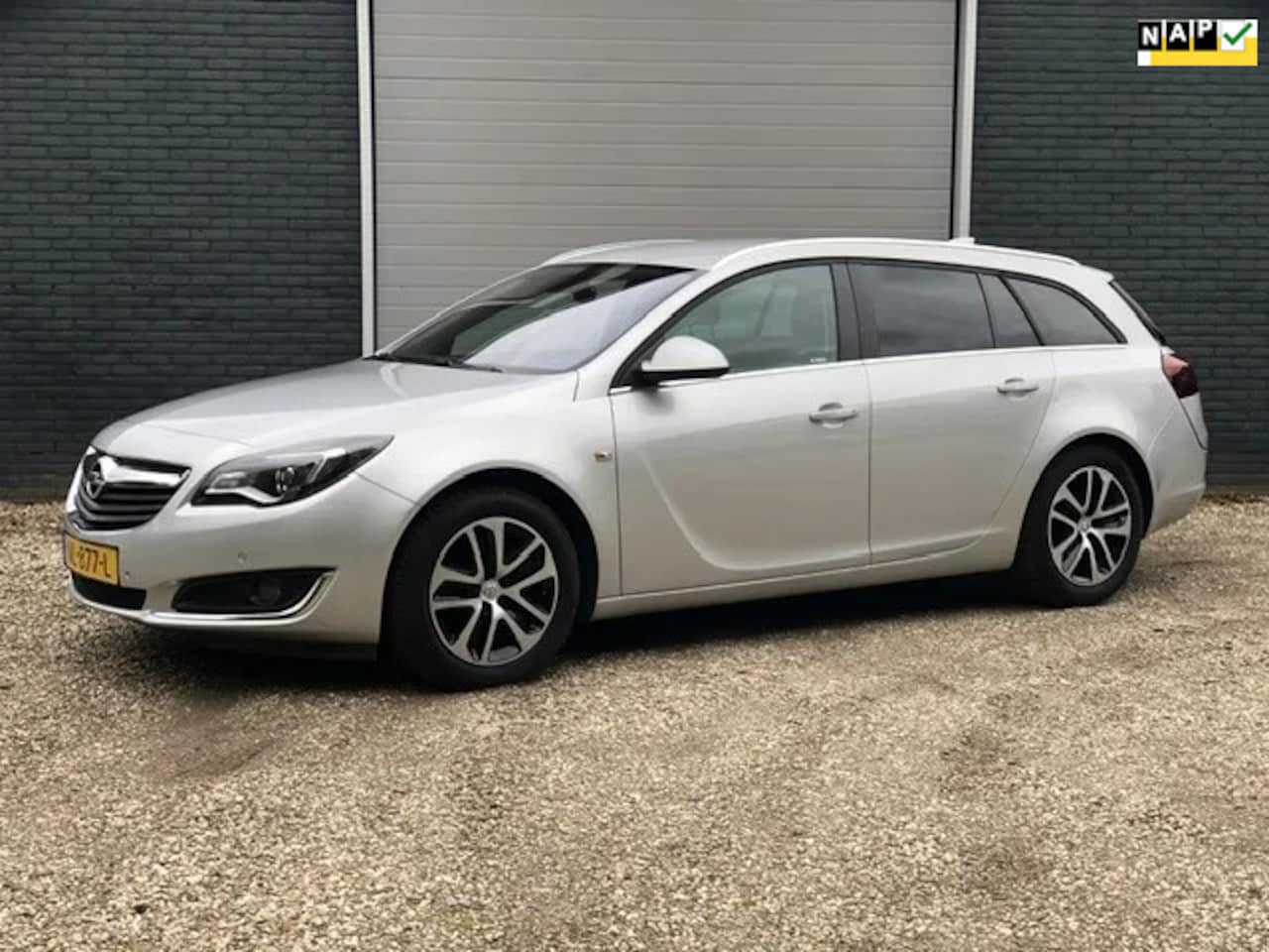 Opel Insignia Sports Tourer - SW 1.6 CDTI BTW/BPM - AutoWereld.nl