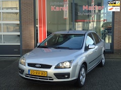 Ford Focus - 1.6-16V Futura *AUTOMAAT* *TREKHAAK* *APK T/M 09-01-2026