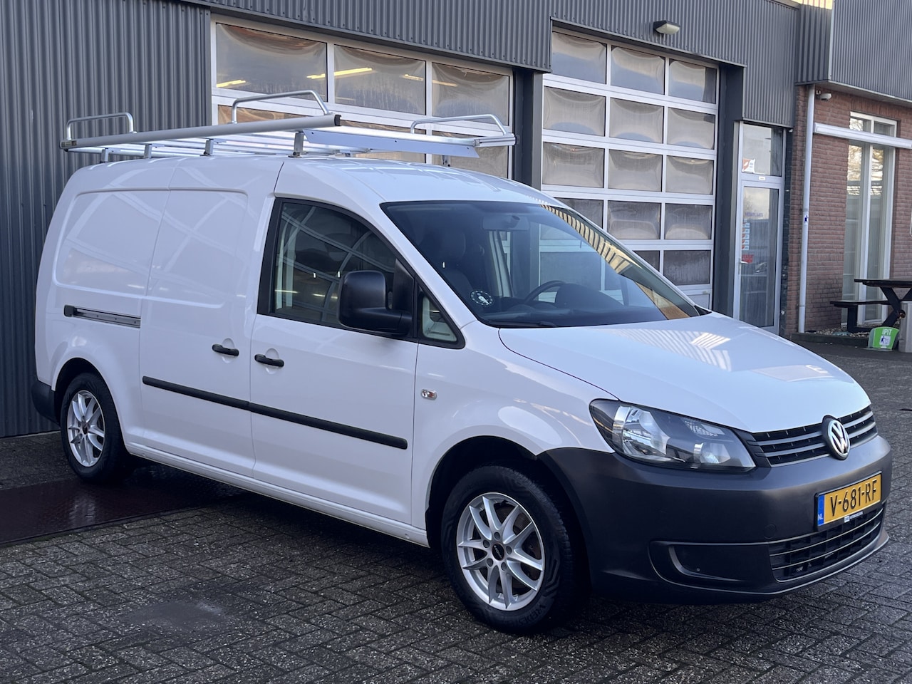 Volkswagen Caddy Maxi - 1.6 TDI DSG Automaat Trekhaak Kastinrichting Imperial Cruise controle Euro 5 - AutoWereld.nl