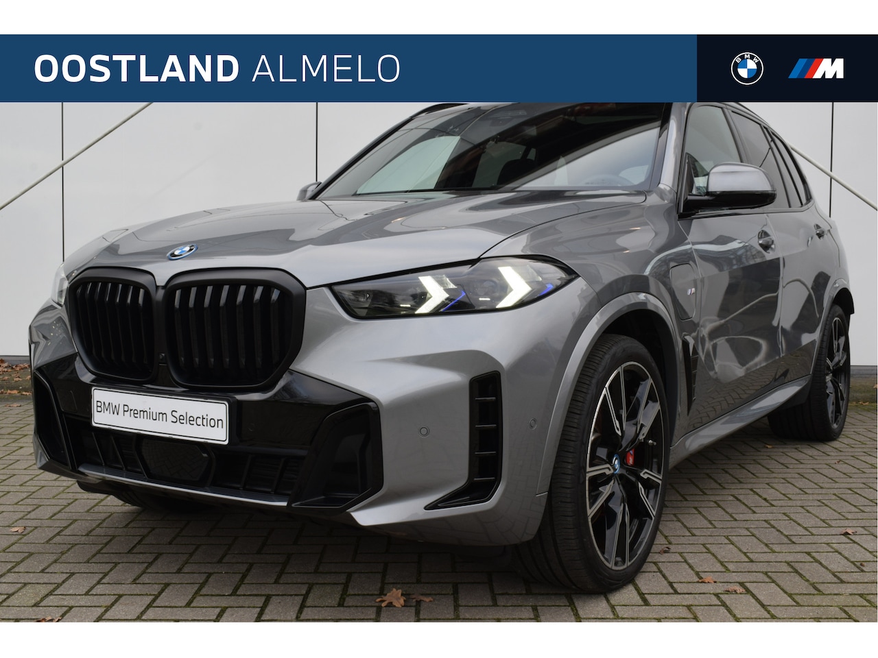 BMW X5 - xDrive50e High Executive M Sport Automaat / Panoramadak Sky Lounge / Trekhaak / Parking As - AutoWereld.nl