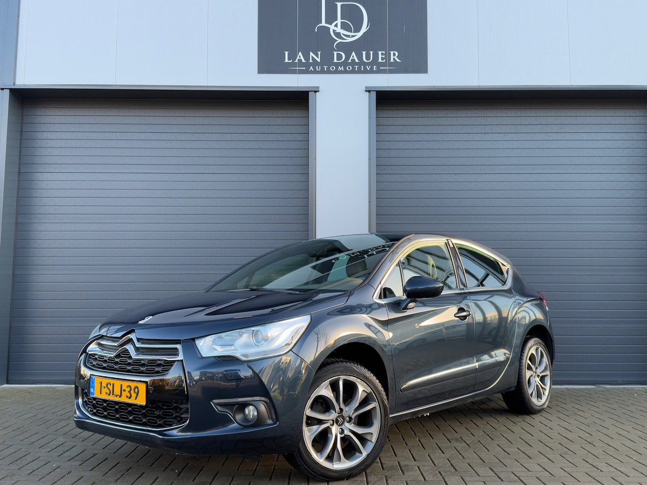 Citroën DS4 - 1.6 THP So Chic / Massage / Leder / AUT / NAP - AutoWereld.nl