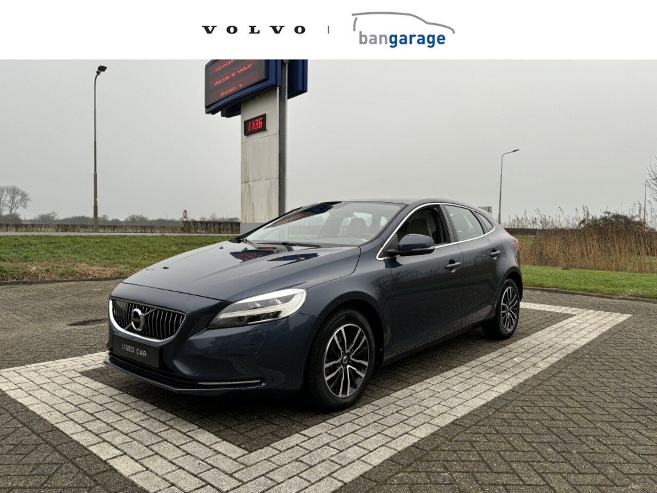 Volvo V40 - D3 Nordic+ Luxury/Inscription Panoramadak Leder RTI 6-Speed - AutoWereld.nl