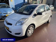 Toyota Yaris - 1.0 VVTi Acces bj. 2010 Stuurbekrachtiging Elek. Ramen Koppeling is matig, APK 24 maart 20