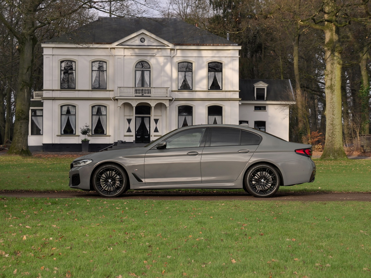 BMW 5-serie - 530i xDrive High Executive | M Sport | Head-up | Adapt. cruise - AutoWereld.nl