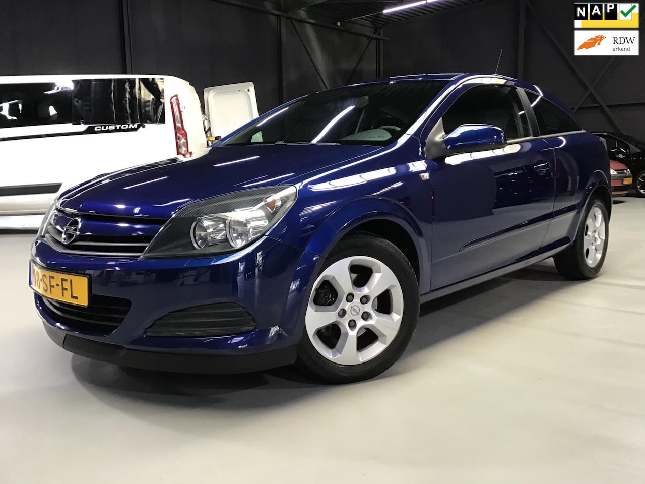 Opel Astra GTC - 1.6 Enjoy I New Apk + Kln Brt I 16inch LMV I AIrco I Cruise Contr I Elec Ramen I 174xxx Na - AutoWereld.nl