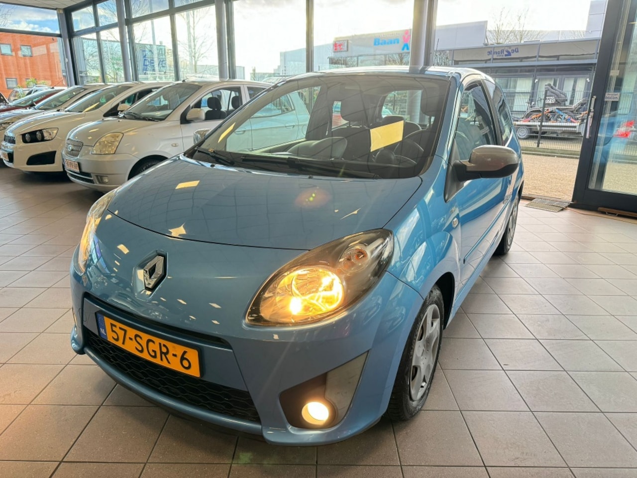 Renault Twingo - 1.2-16V Night & Day AIRCO APK 9-25 BJ 2011 !!! - AutoWereld.nl