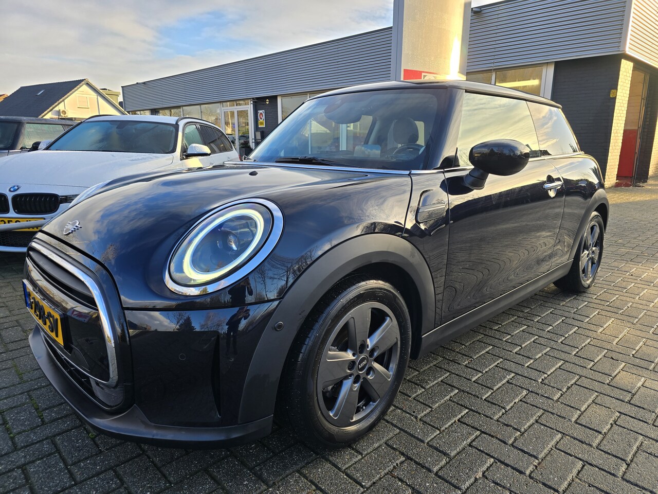 MINI Cooper - Mini 1.5 / Panoramadak / Automaat  / Harman Kardon - AutoWereld.nl