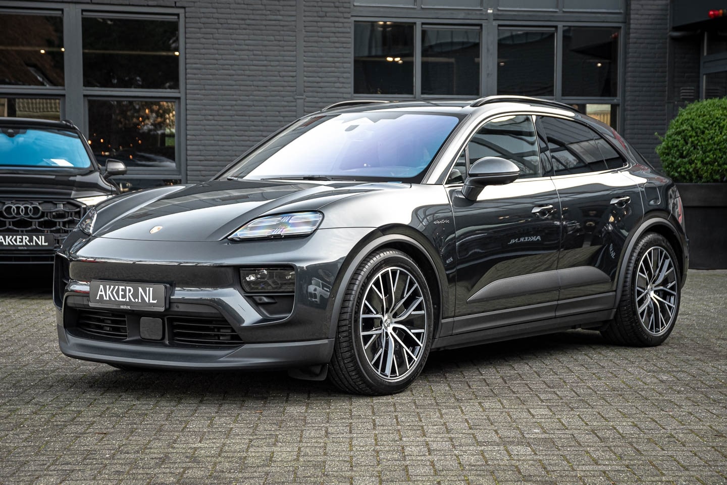 Porsche Macan - 4 ELECTRIC LUCHTVERING+PANO.DAK+HEADUP+BOSE+SPORT CHRONO - AutoWereld.nl