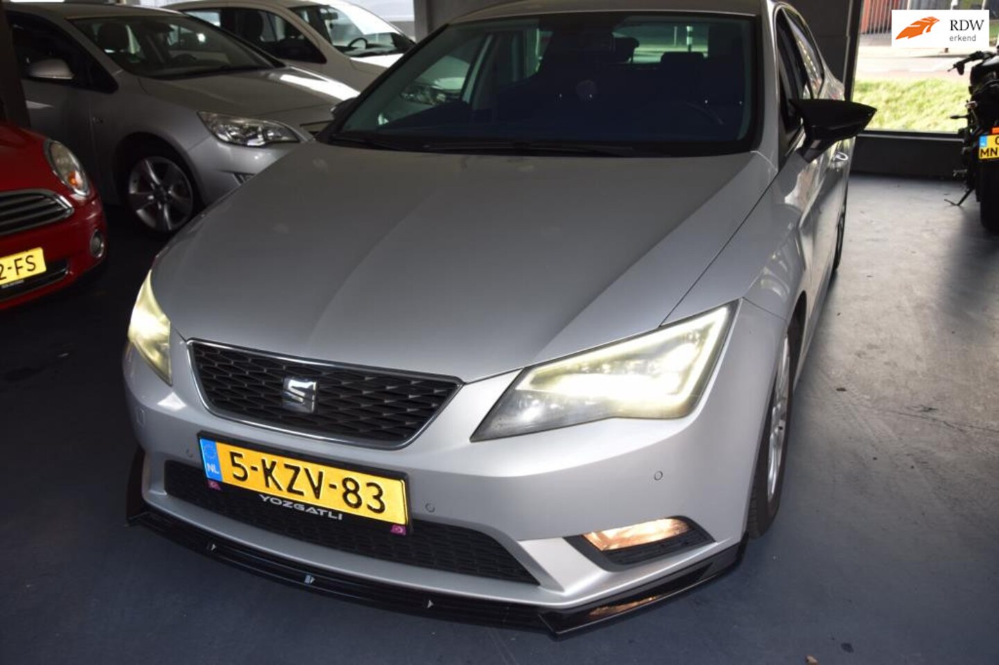 Seat Leon - 1.2 TSI Style Business 1.2 TSI Style Business,turbo vervangen,ketting vervangen, - AutoWereld.nl