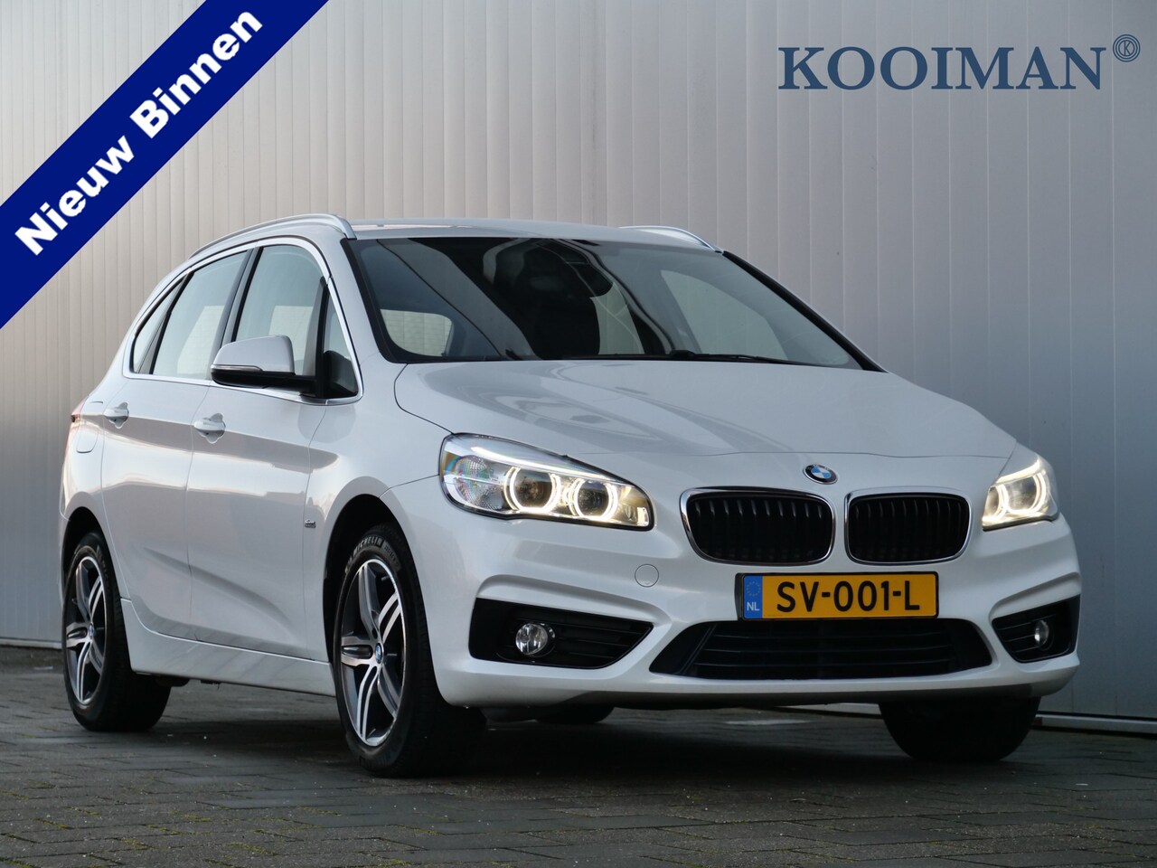 BMW 2-serie Active Tourer - 218i Executive 136 Pk Automaat Navigatie / PDC / Trekhaak / Elektr. Klep - AutoWereld.nl