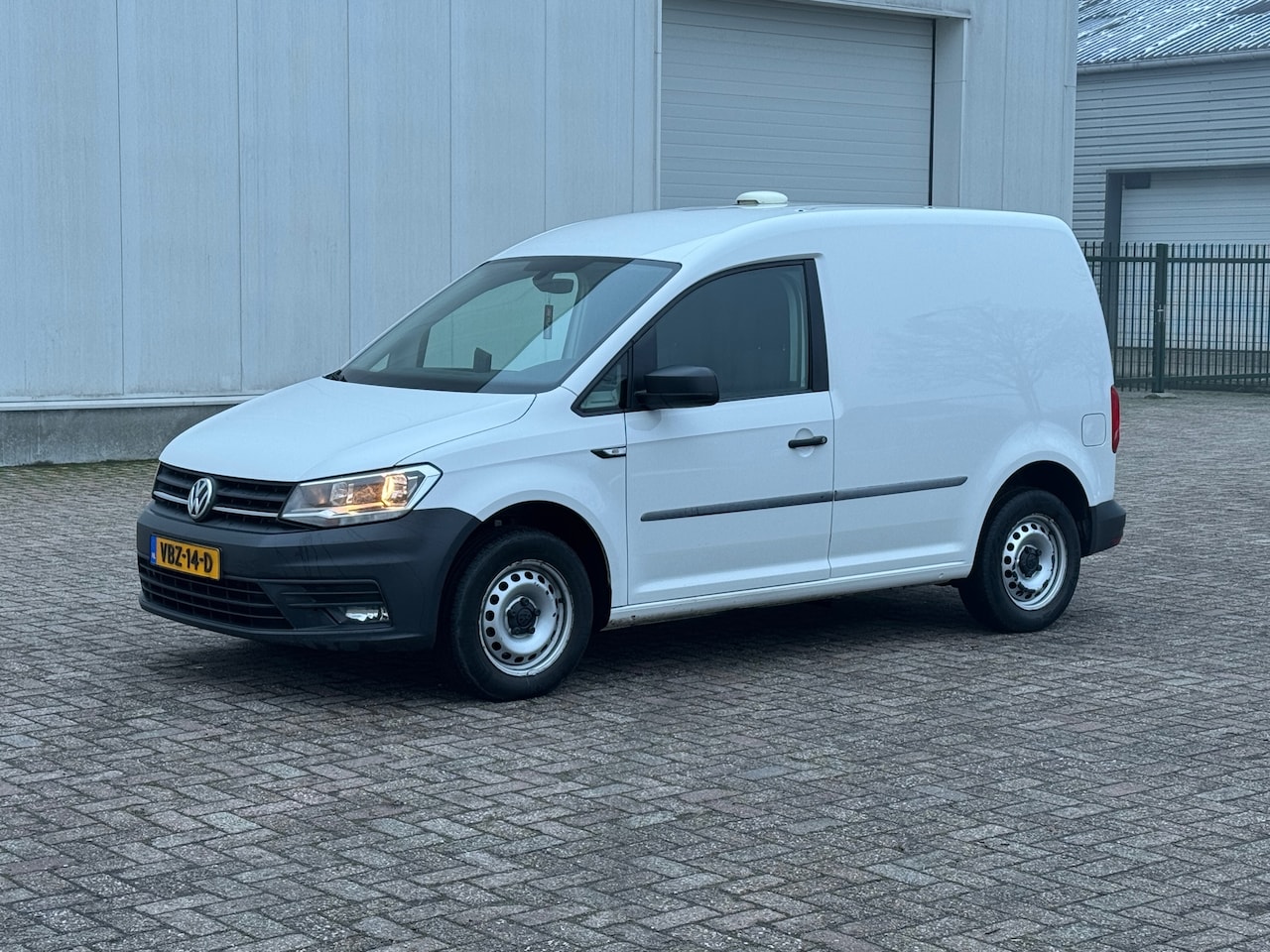 Volkswagen Caddy - 2.0 TDI L1H1 BMT Comfortline 2.0 TDI L1H1 BMT Comfortline - AutoWereld.nl