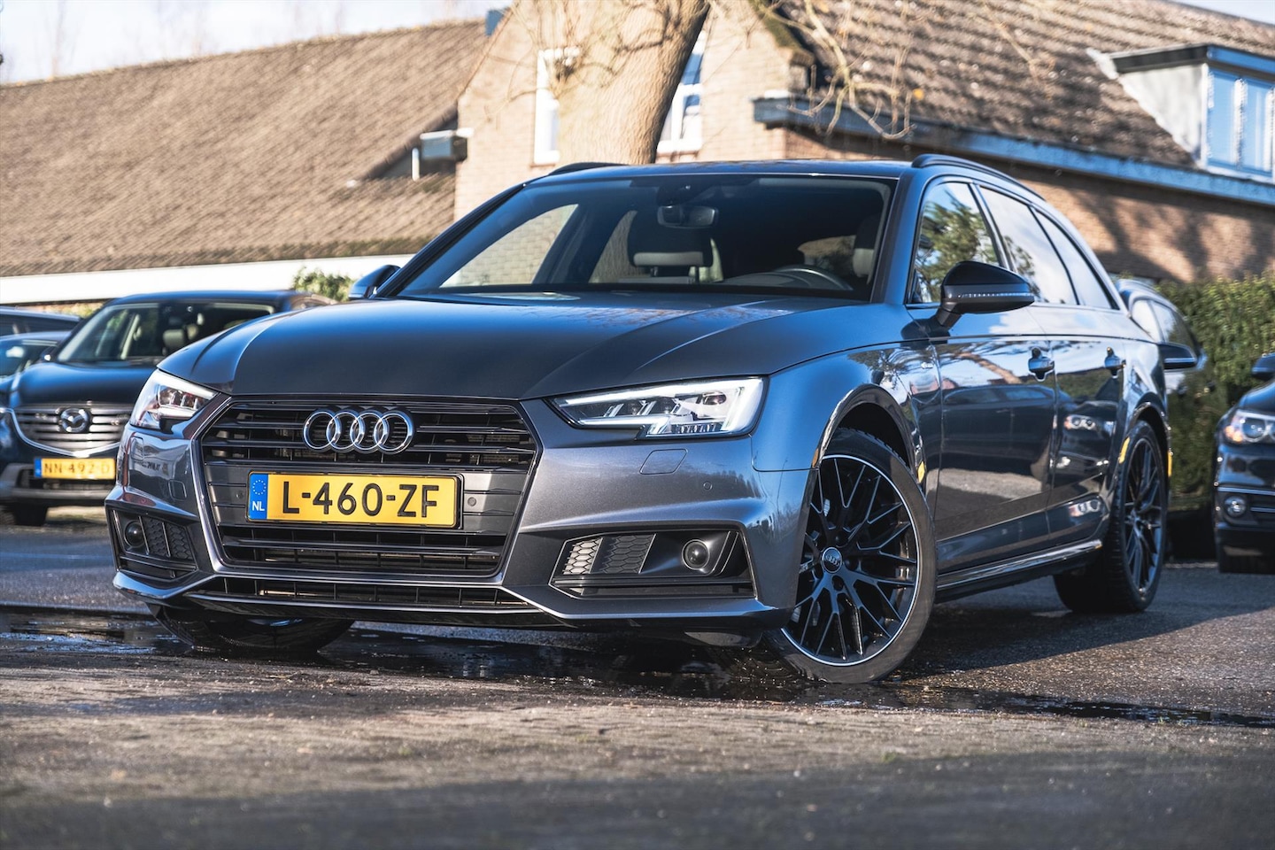 Audi A4 Avant - S tronic. S-Line binnen + buiten Black Edition panoramadak rijklaar bovag garantie - AutoWereld.nl