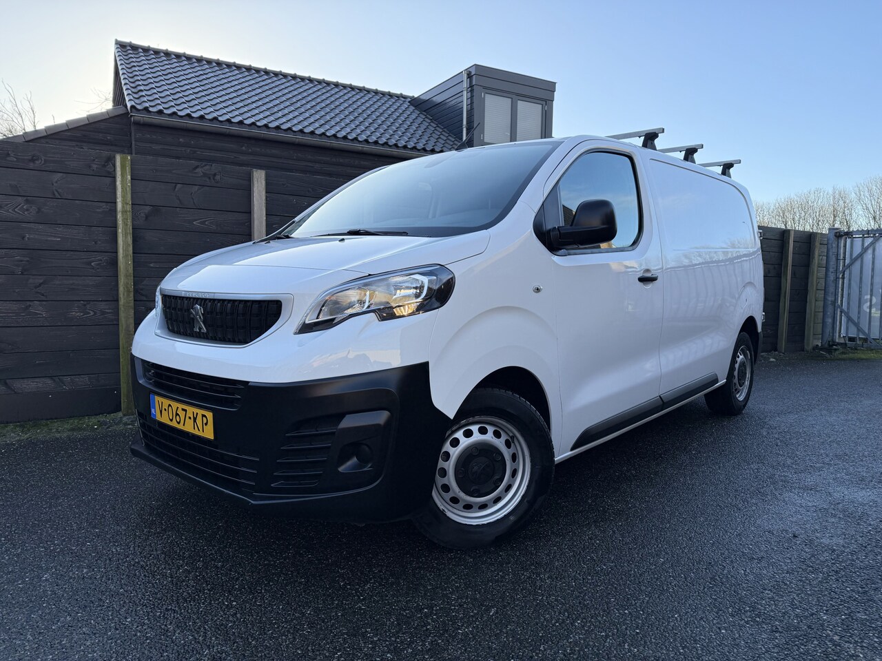 Peugeot Expert - 231L 2.0 BlueHDI 120 Pro 231L 2.0 BlueHDI 120 Pro - AutoWereld.nl