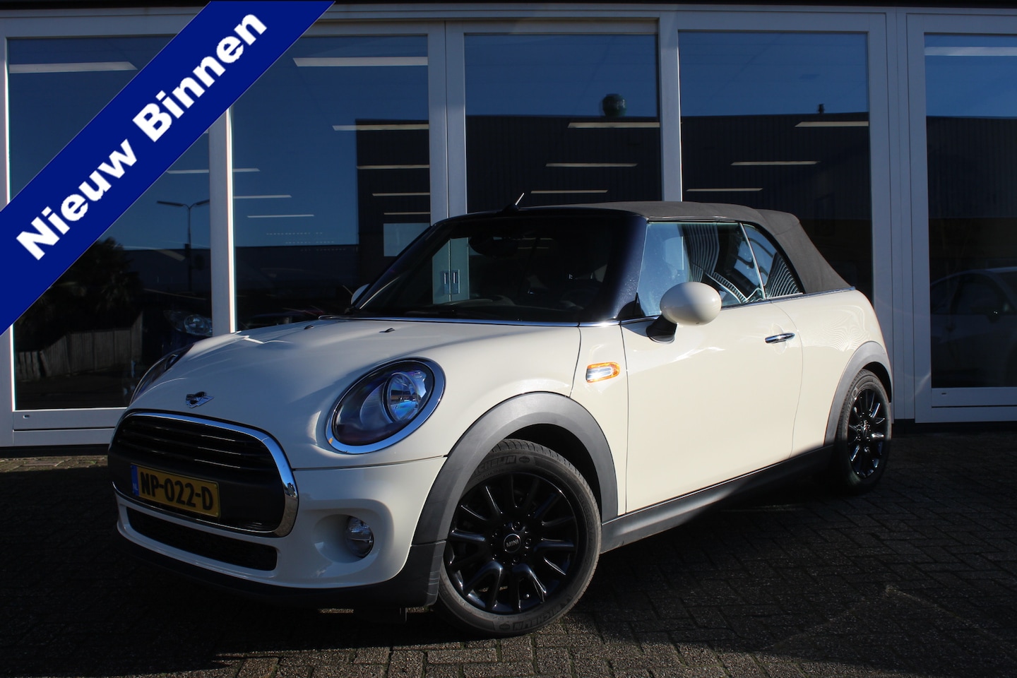 MINI Cabrio - 1.2 One Pepper Business Mini 1.2 One Pepper Business, Cruise Control, Airco, Navigatie, Stoelverwarming, Prijs Is - AutoWereld.nl