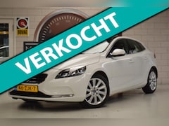 Volvo V40 - 1.6 T3 NIEUWSTAAT TREKHAAK APK NAP GARANTIE