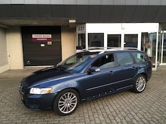 Volvo V50 - 2.4i Momentum / LEDER / AUTOMAAT / FACELIFT / APK AUGUSTUS 2025 / DEALER SERVICED