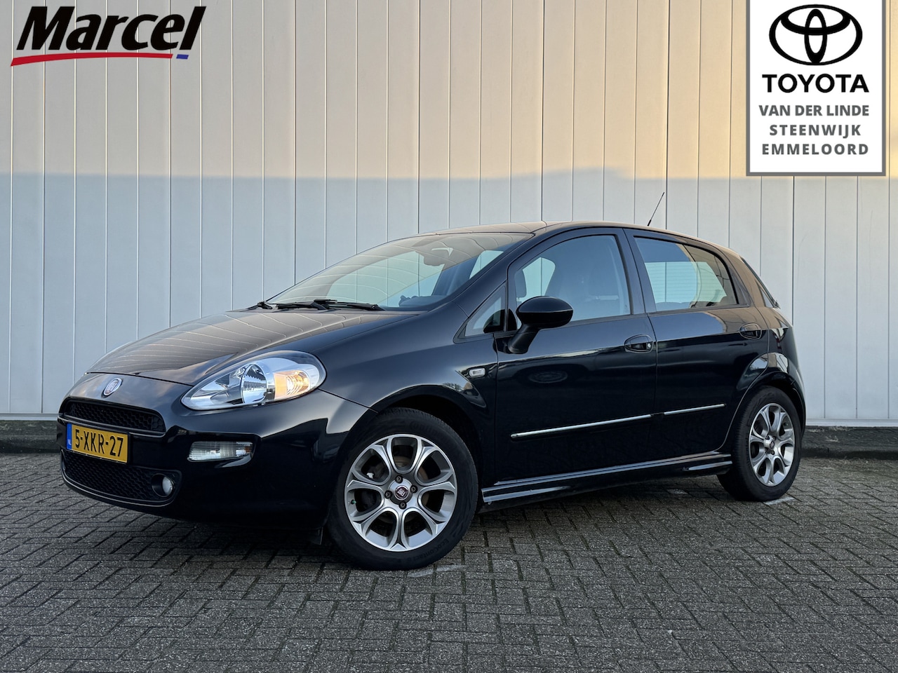 Fiat Punto Evo - 0.9 TwinAir Street Dealer Onderhouden Trekhaak Cruise Navi Winterbanden - AutoWereld.nl