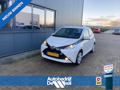 Toyota Aygo - 1.0 VVT-i X-Play 5-drs. NAVI/CAMERA/MEDIA/AIRCO/LIMITER