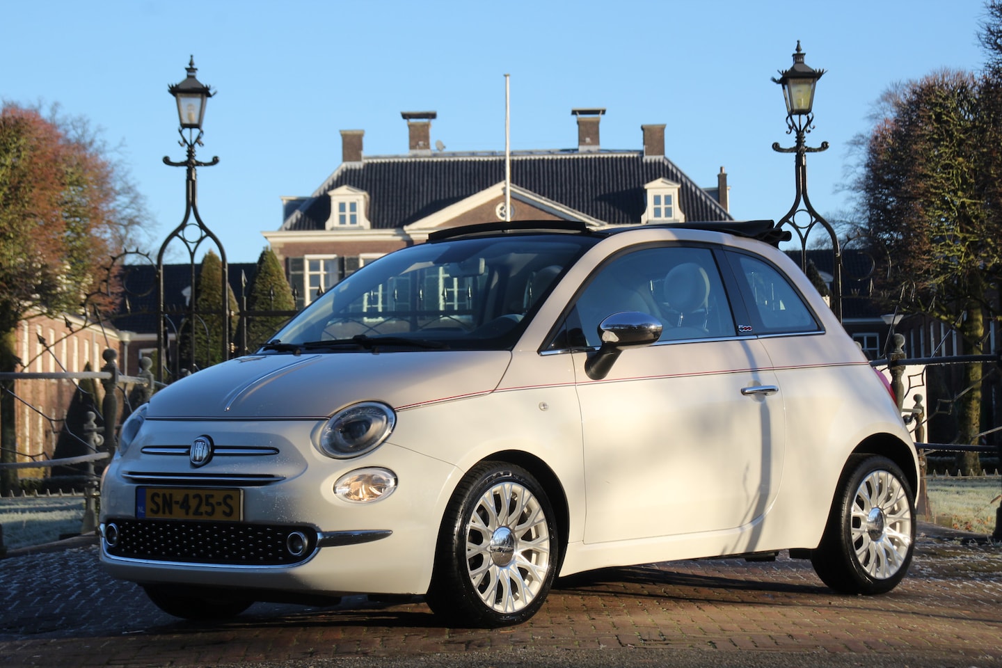 Fiat 500 C - 0.9 FOREVER YOUNG AUTOMAAT | LEDER | NAVI | PRACHTIGE STAAT! | PARKEERSENSOREN | CABRIO - AutoWereld.nl