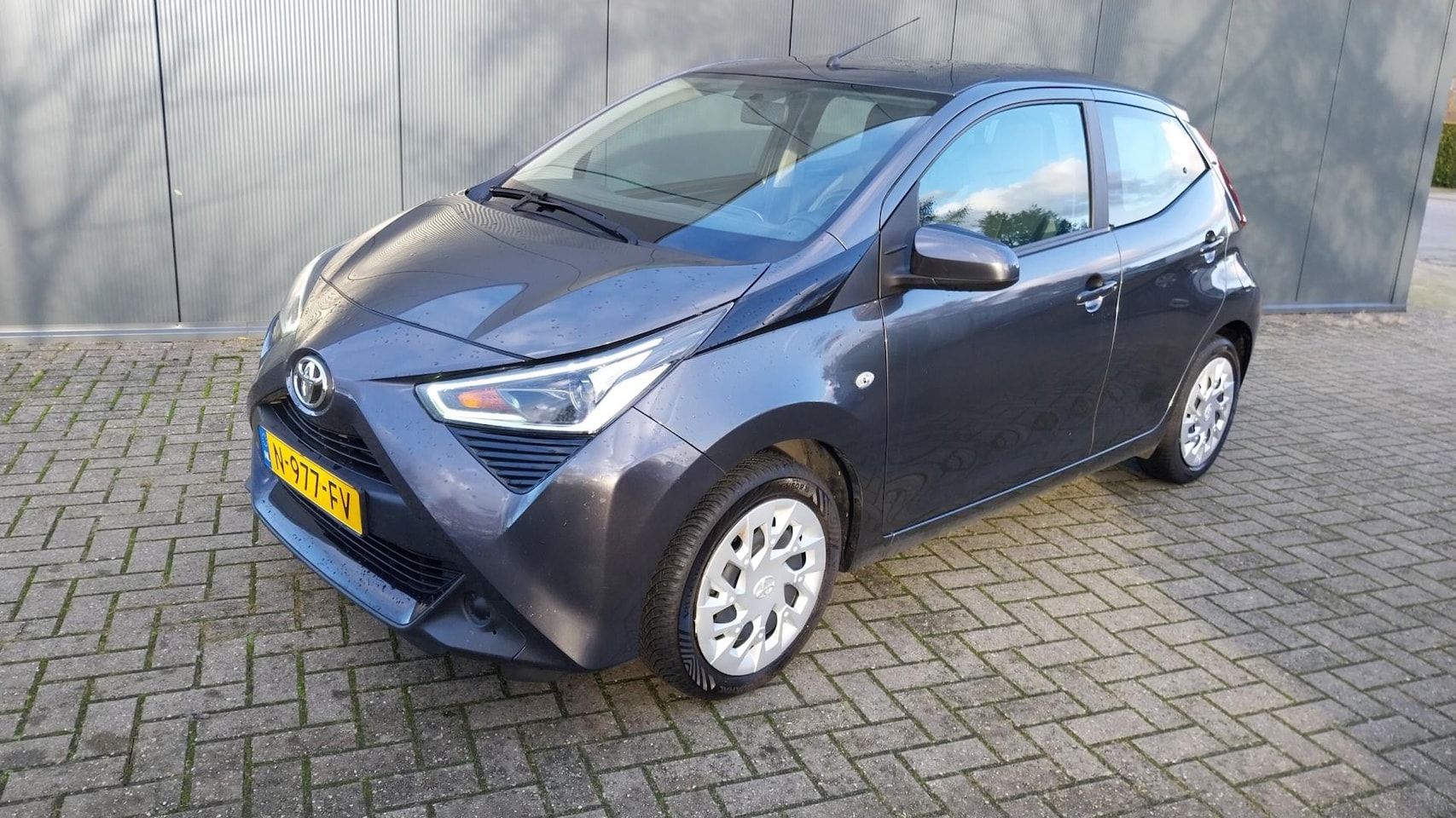 Toyota Aygo - 1.0 VVT-i x-play//CAMERA //NAVI - AutoWereld.nl