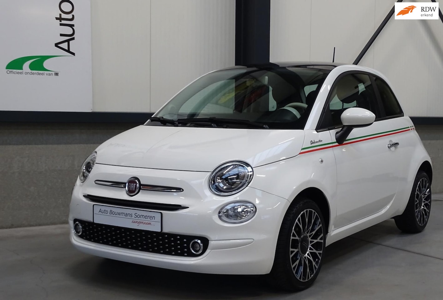 Fiat 500 - HYBRID "DOLCE VITA" - AIRCO/APPLE CAR PLAY/PANODAK/CRUISE/16 INCH LM /ETC - AutoWereld.nl