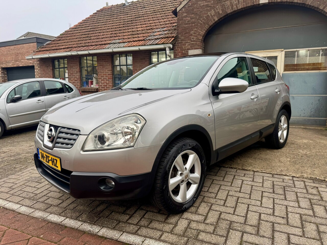 Nissan Qashqai - 2.0 Tekna Pack I CLIMA I CRUISE I PANORAMA I - AutoWereld.nl