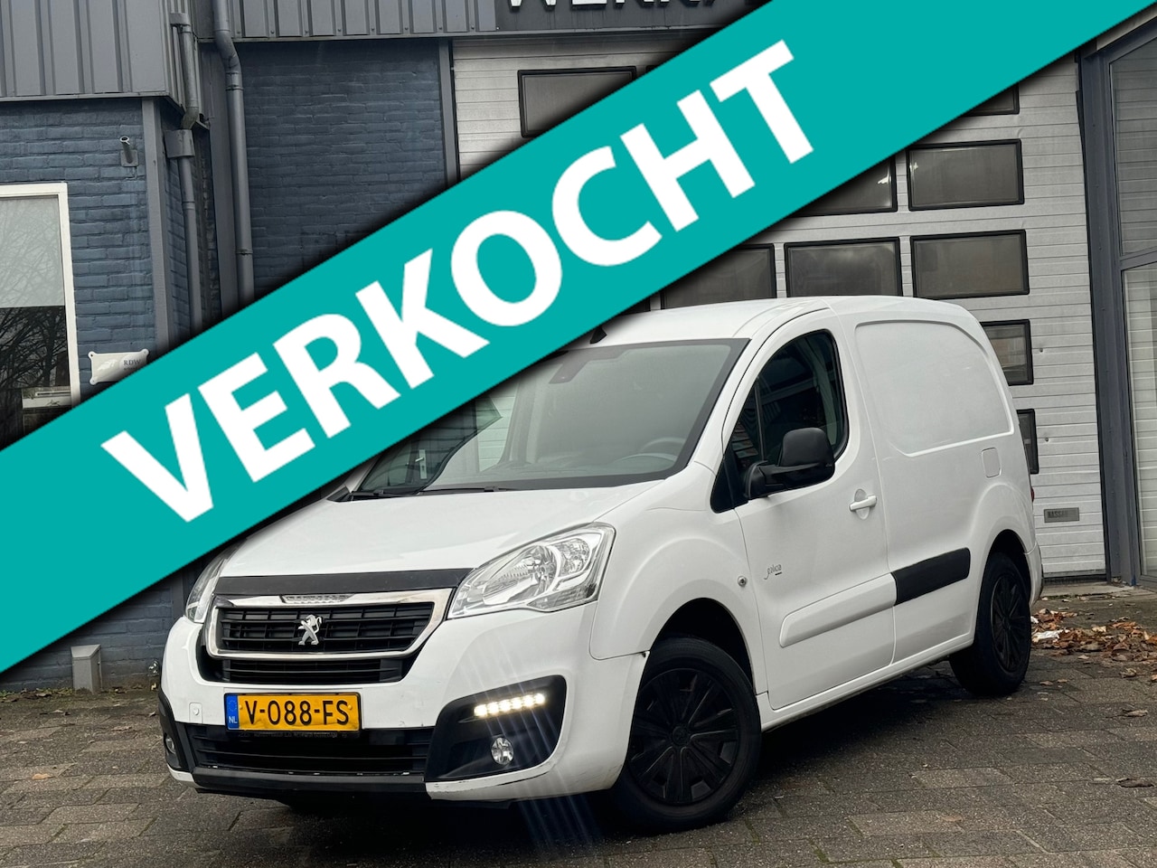 Peugeot Partner - 120 1.6 BlueHDi 75 L1 Première | Airco | Navi | Cruise | N.A.P - AutoWereld.nl