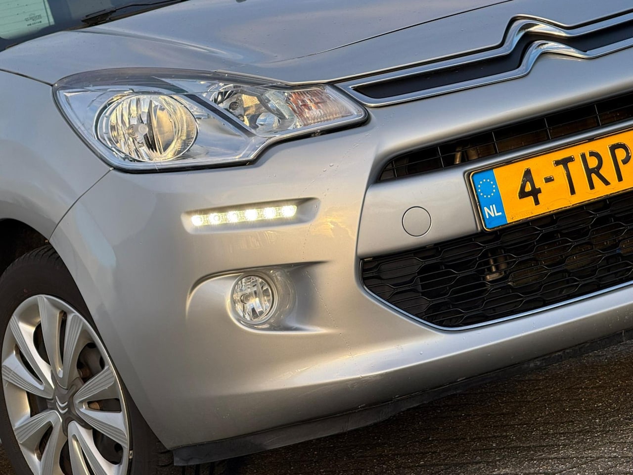 Citroën C3 - 1.2 VTi 82pk Collection Automaat - Gris Aluminium - Nav/PDC/Clima - AutoWereld.nl