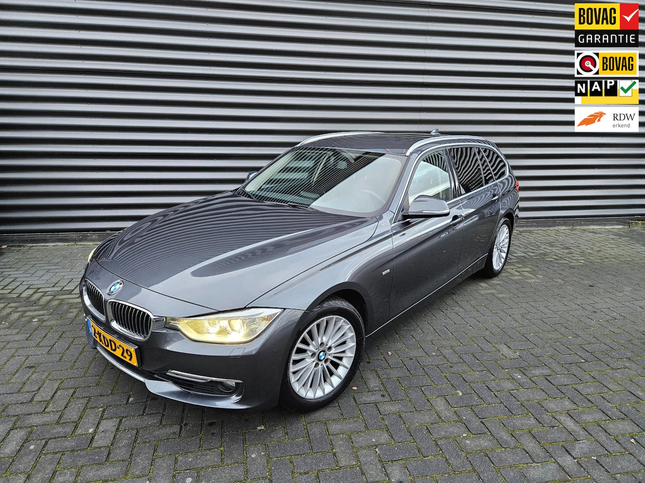 BMW 3-serie Touring - 320i High Executive 320i High Executive - AutoWereld.nl