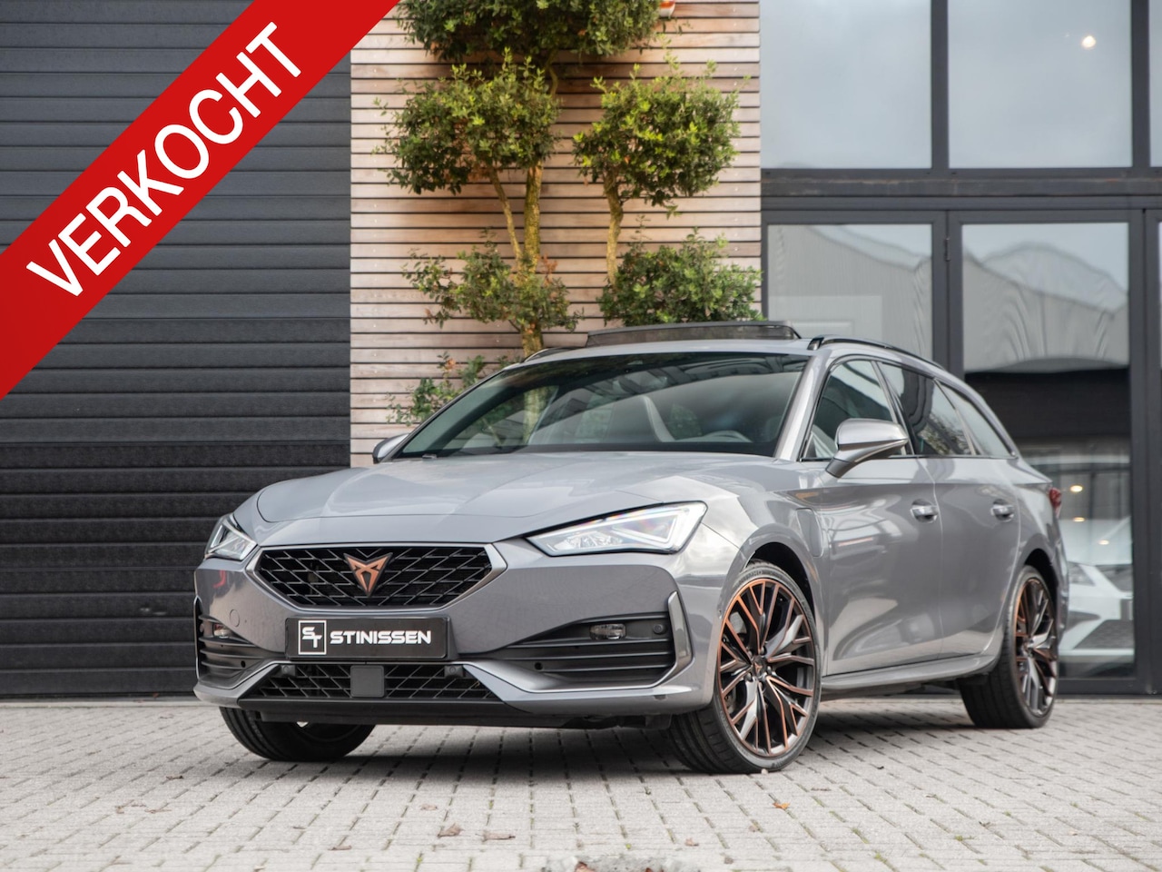 CUPRA Leon Sportstourer - 1.4 e-Hybrid VZ Performance 245PK Pano Schaal ACC - AutoWereld.nl