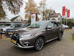 Mitsubishi Outlander - 2.0 PHEV EXECUTIVE EDITION / NAVI / CAMERA / STOELVERW. / DAB