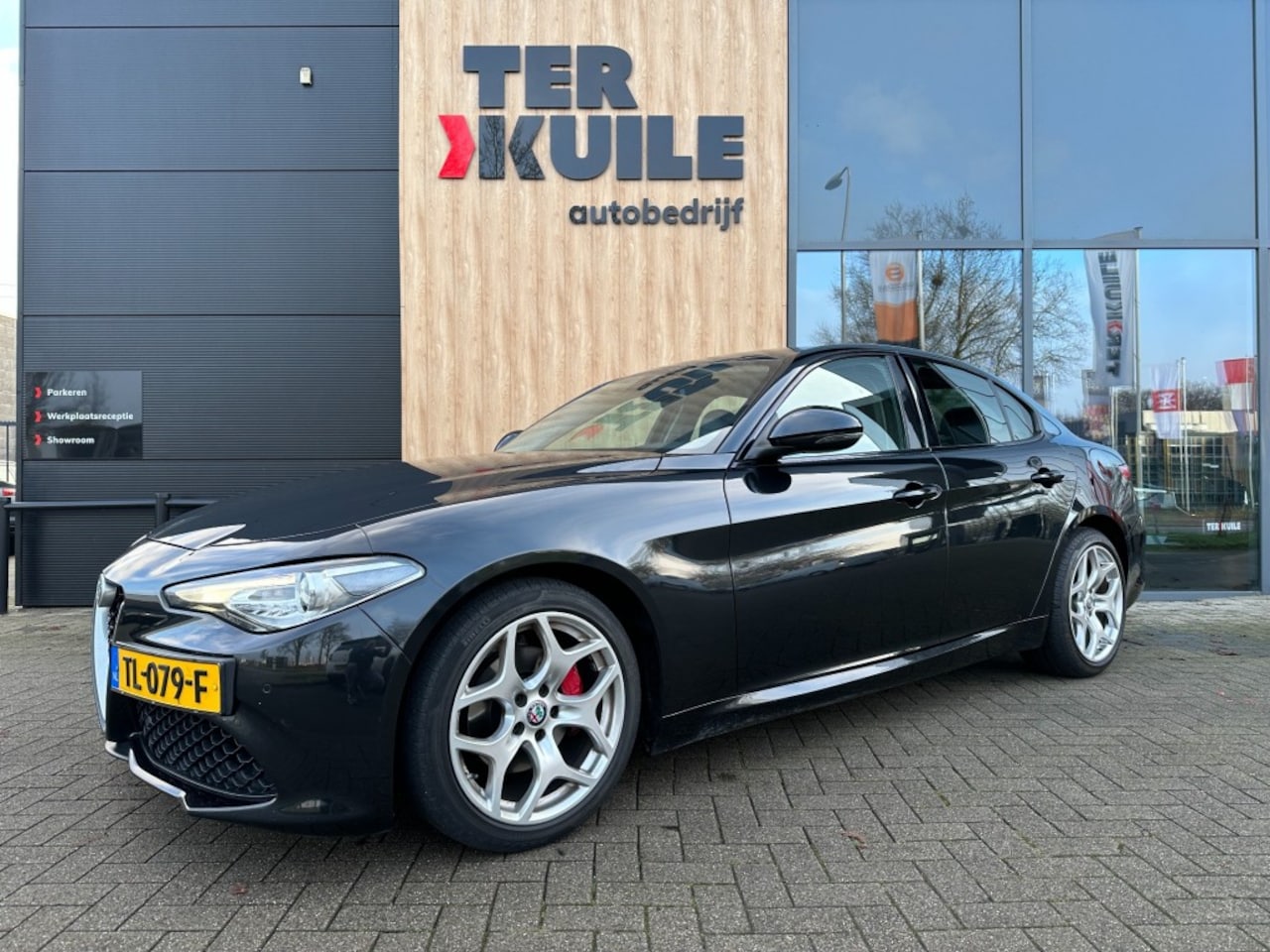 Alfa Romeo Giulia - 2.0T Super Veloce Pack / dealer ond. - AutoWereld.nl