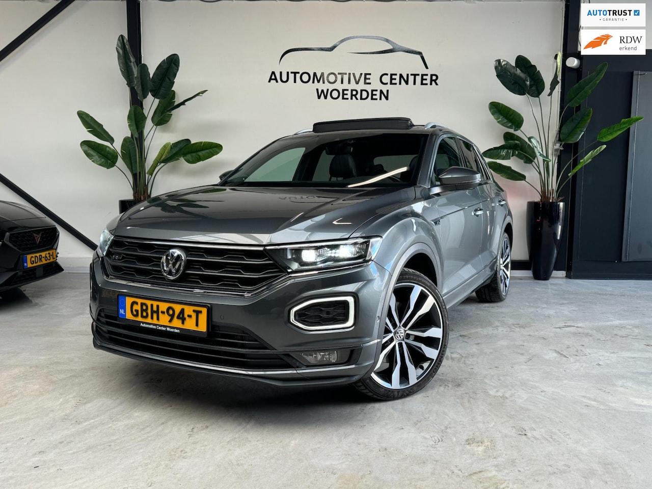 Volkswagen T-Roc - 2.0 TSI 4Motion R-LINE PANO VIRTUAL ''19 - AutoWereld.nl