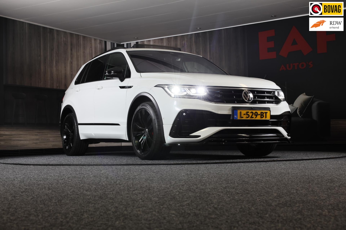 Volkswagen Tiguan - 1.5 TSI R-Line Business+ / AUT / 360 Camera / Acc / Leder / Pano / Sfeerverlichting / Led - AutoWereld.nl