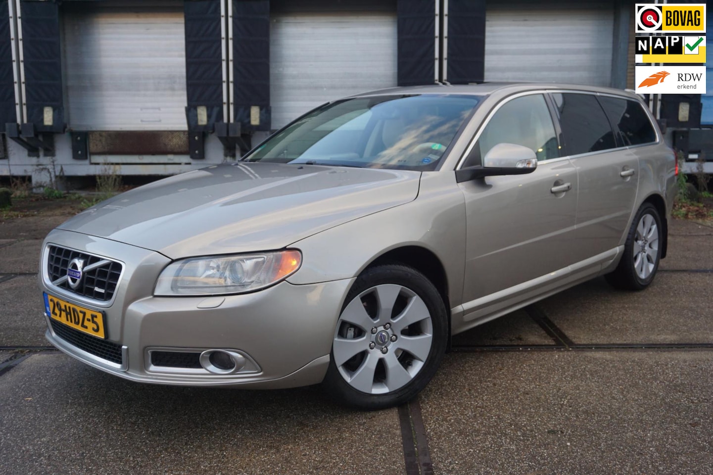 Volvo V70 - 2.4D Summum 2.4D Summum - AutoWereld.nl