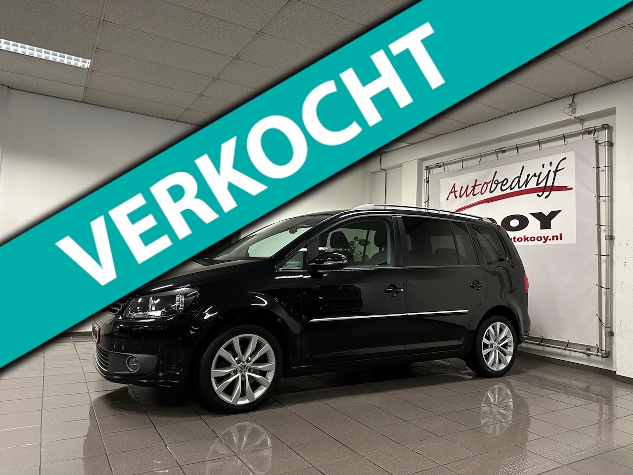 Volkswagen Touran - 1.4 TSI Highline 7p. * Automaat / 7 Persoons / Afn. Trekhaak / Navigatie * - AutoWereld.nl