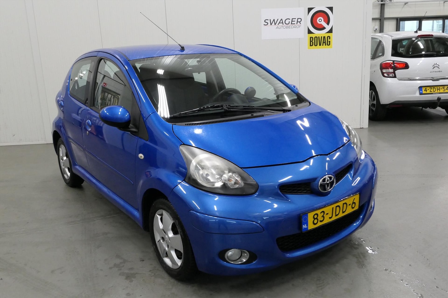 Toyota Aygo - 1.0 12V VVT-I 5DRS Dynamic Blue - AutoWereld.nl