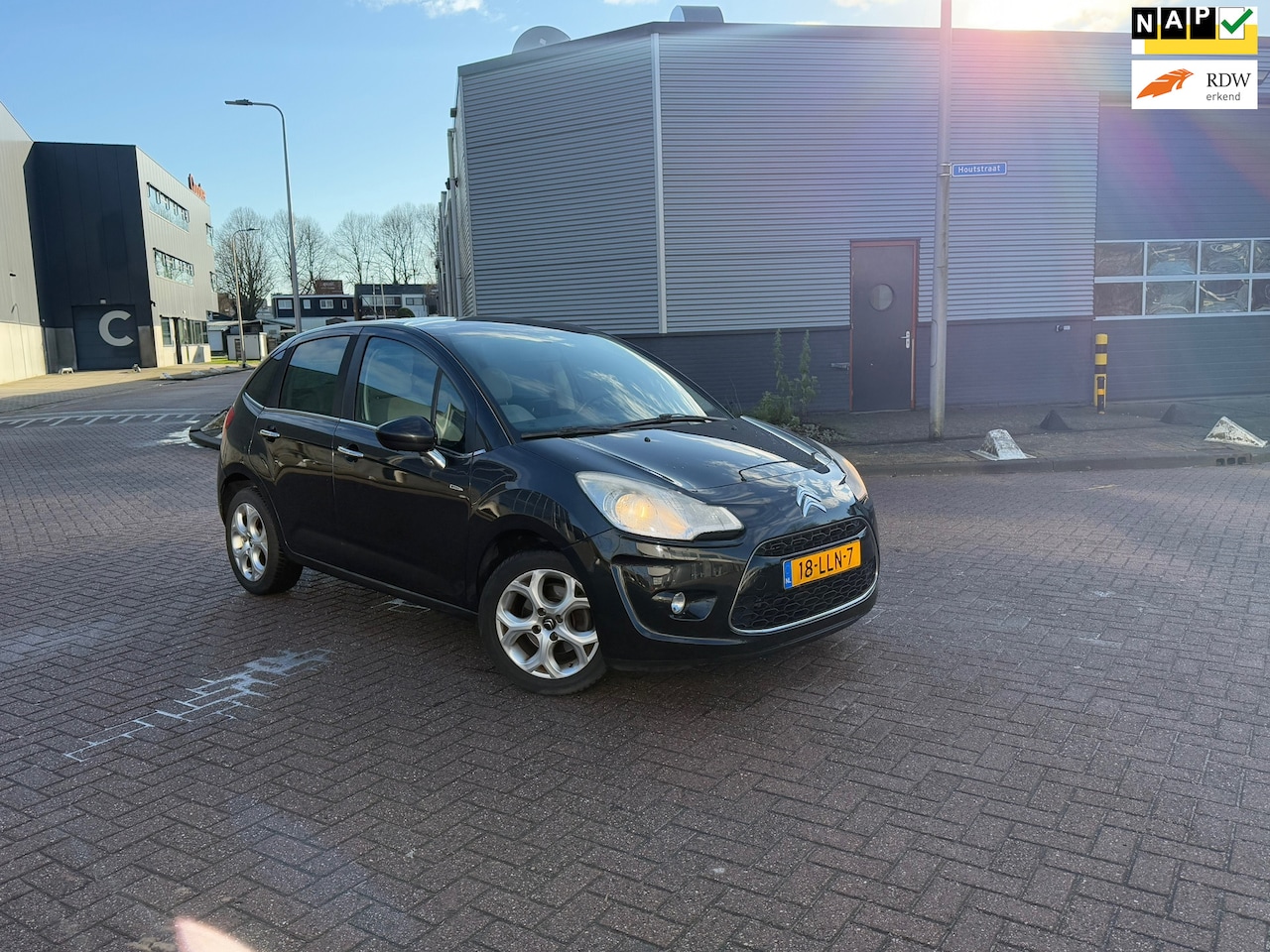 Citroën C3 - 1.6 VTi Exclusive CLIMA NAVI NEW APK - AutoWereld.nl