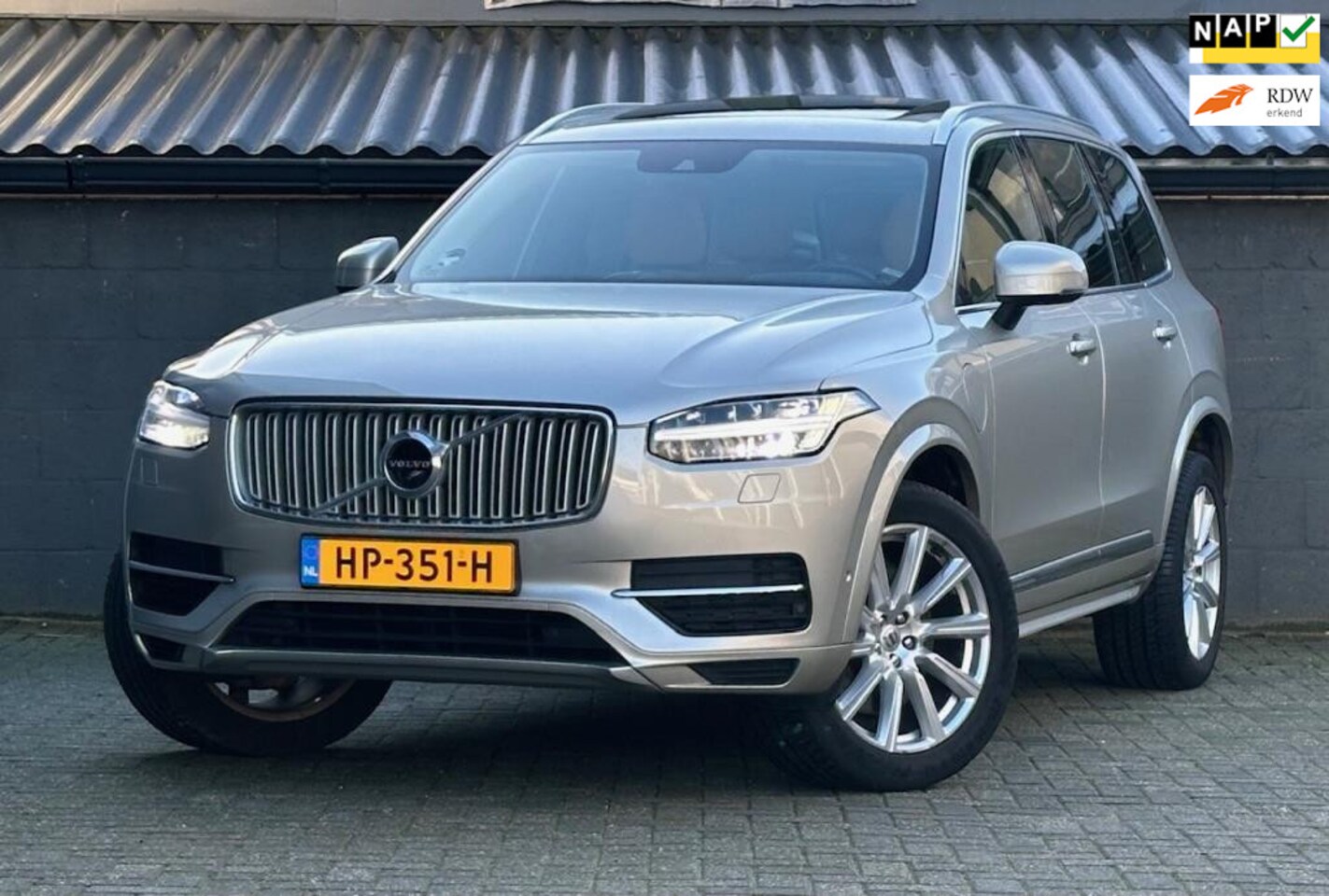 Volvo XC90 - 2.0 T8 PHEV AWD Inscription 360’ B&W HUD luchtve. - AutoWereld.nl