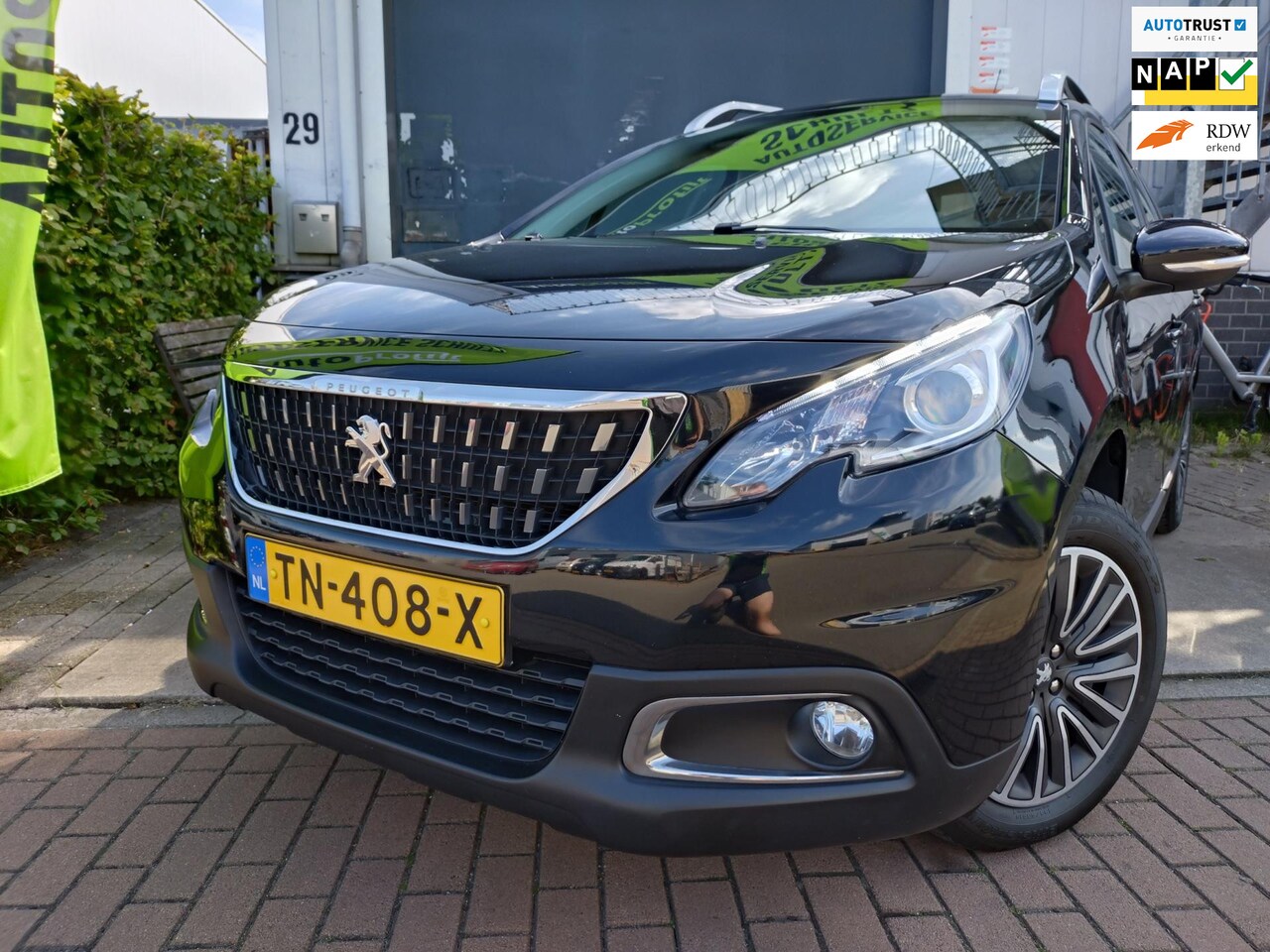 Peugeot 2008 - 1.2 PureTech Blue Lion Automaat panorama - AutoWereld.nl