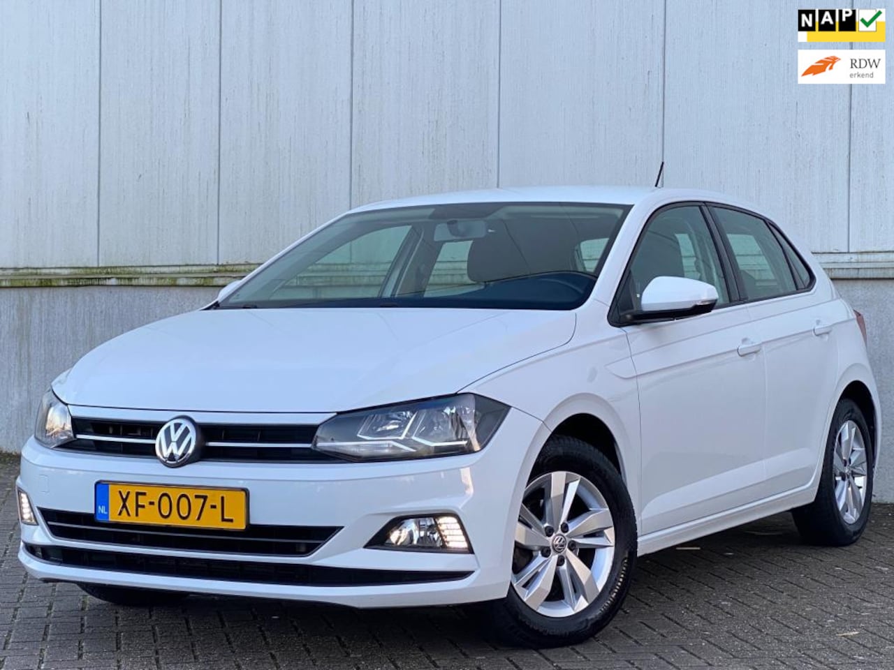 Volkswagen Polo - 1.0 TSI Comfortline NAP I 1 EIGENAAR I APPLE CAR PLAY I START- STOP I NETTE AUTO - AutoWereld.nl