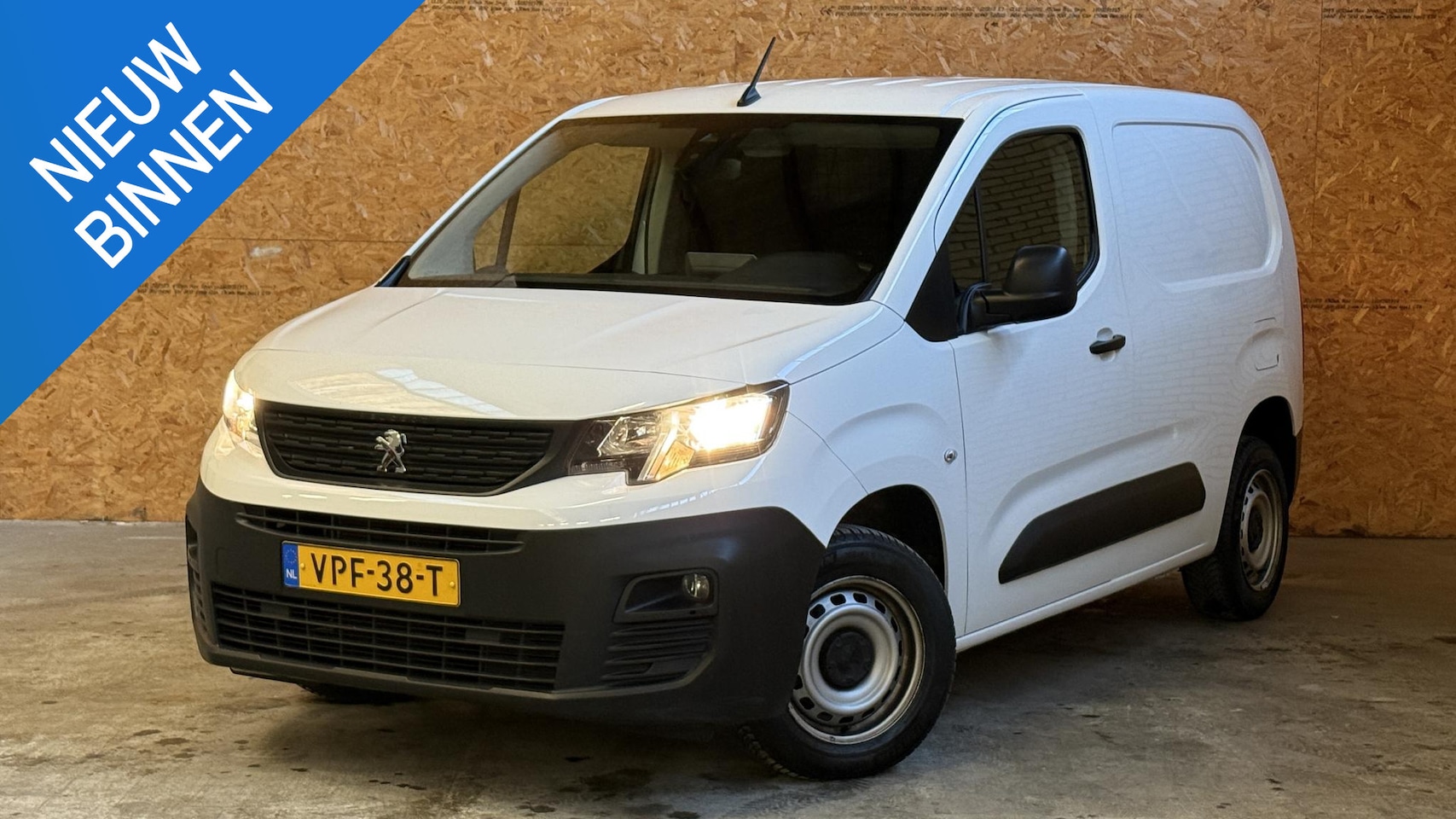 Peugeot Partner - 1.5 BlueHDI Premium | Schuifdeur | Cruise | Airco - AutoWereld.nl