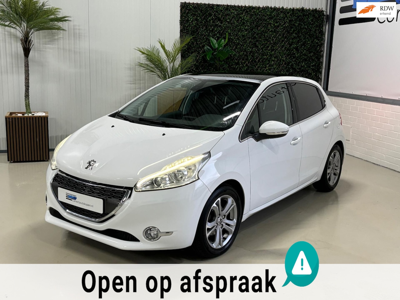 Peugeot 208 - 1.2 VTi Allure|Panorama|PDC|Cruise| - AutoWereld.nl